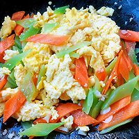 #刘畊宏女孩减脂饮食#莴笋胡萝卜炒鸡蛋的做法图解8