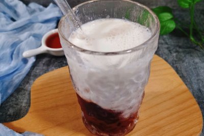 蔓越莓冻撞奶