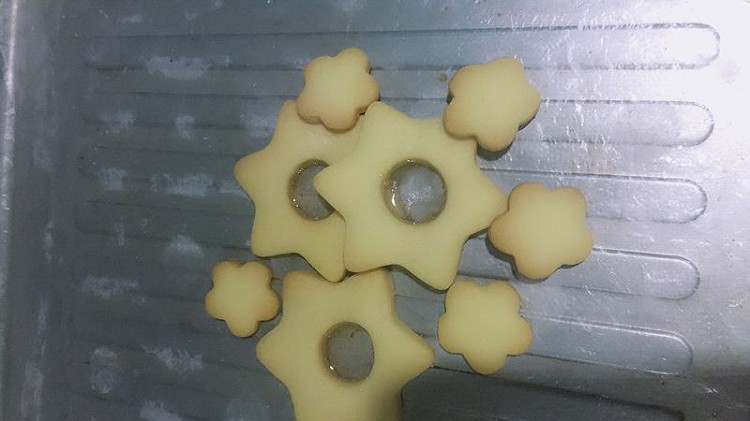 圣诞玻璃饼干的做法