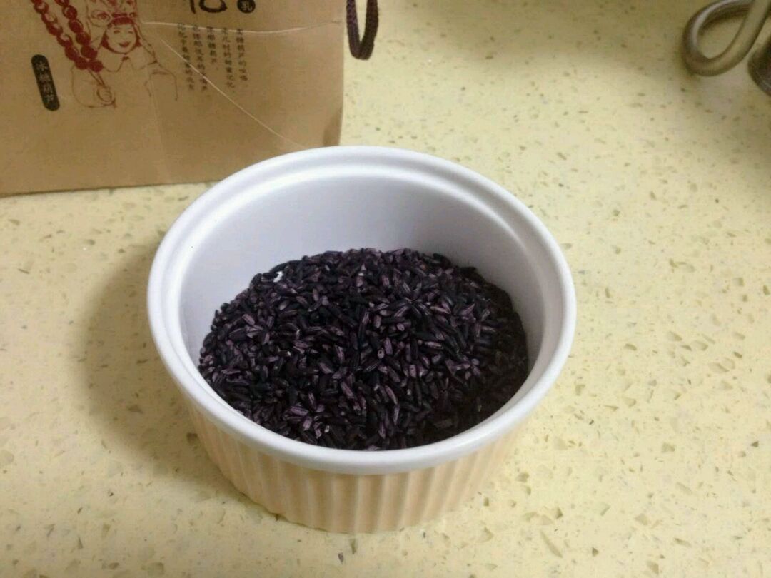 红豆紫米粥的做法_【图解】红豆紫米粥怎么做如何做好吃_红豆紫米粥家常做法大全_五行缺木_豆果美食