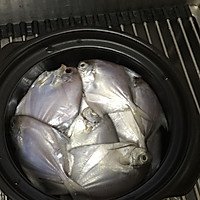 豆瓣酱水煮鲳鱼的做法图解5