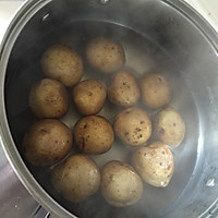 又是土豆也是很简单#椒盐土豆#的做法图解1