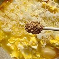 胡萝卜鸡蛋豆腐粉丝汤的做法图解10