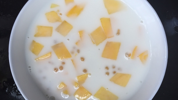 椰奶芒果西米露
