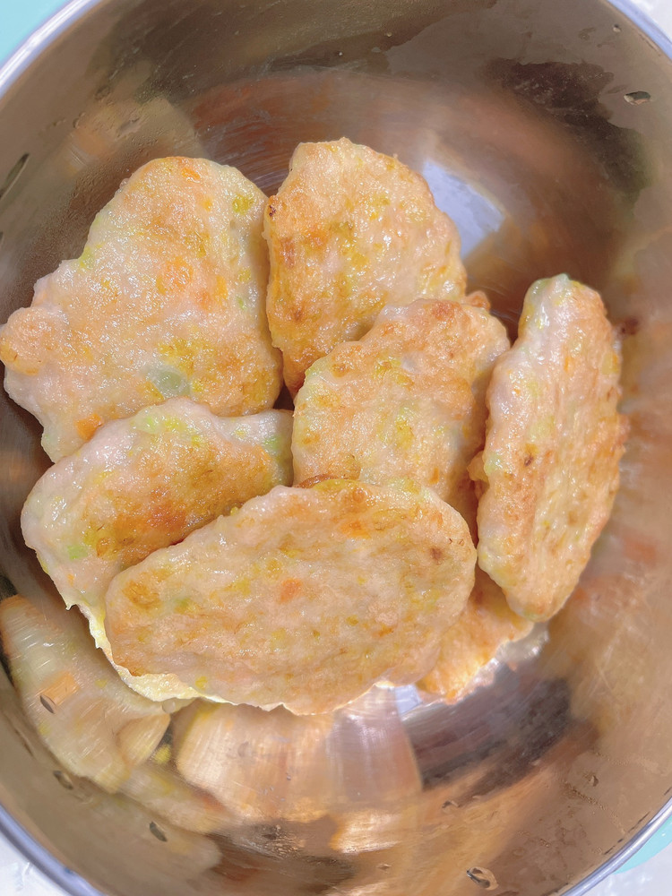 三蔬香芹肉饼（宝宝辅食）的做法