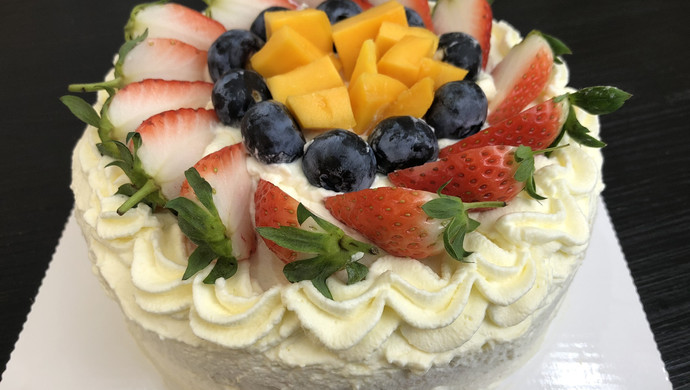 奶油生日蛋糕