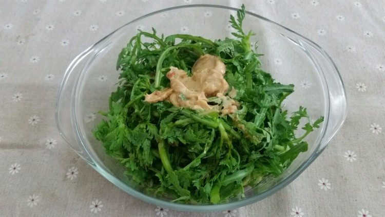 茼蒿两吃的做法
