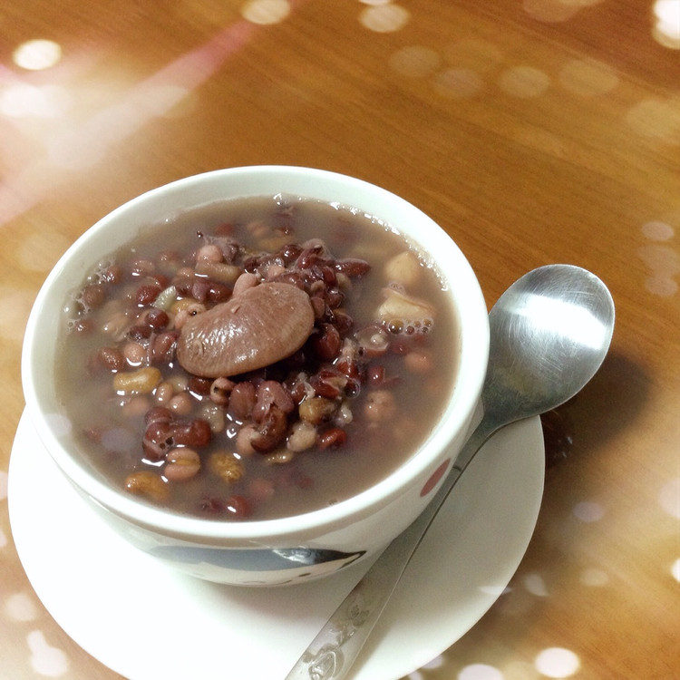 健康红豆薏米祛湿豆粥的做法