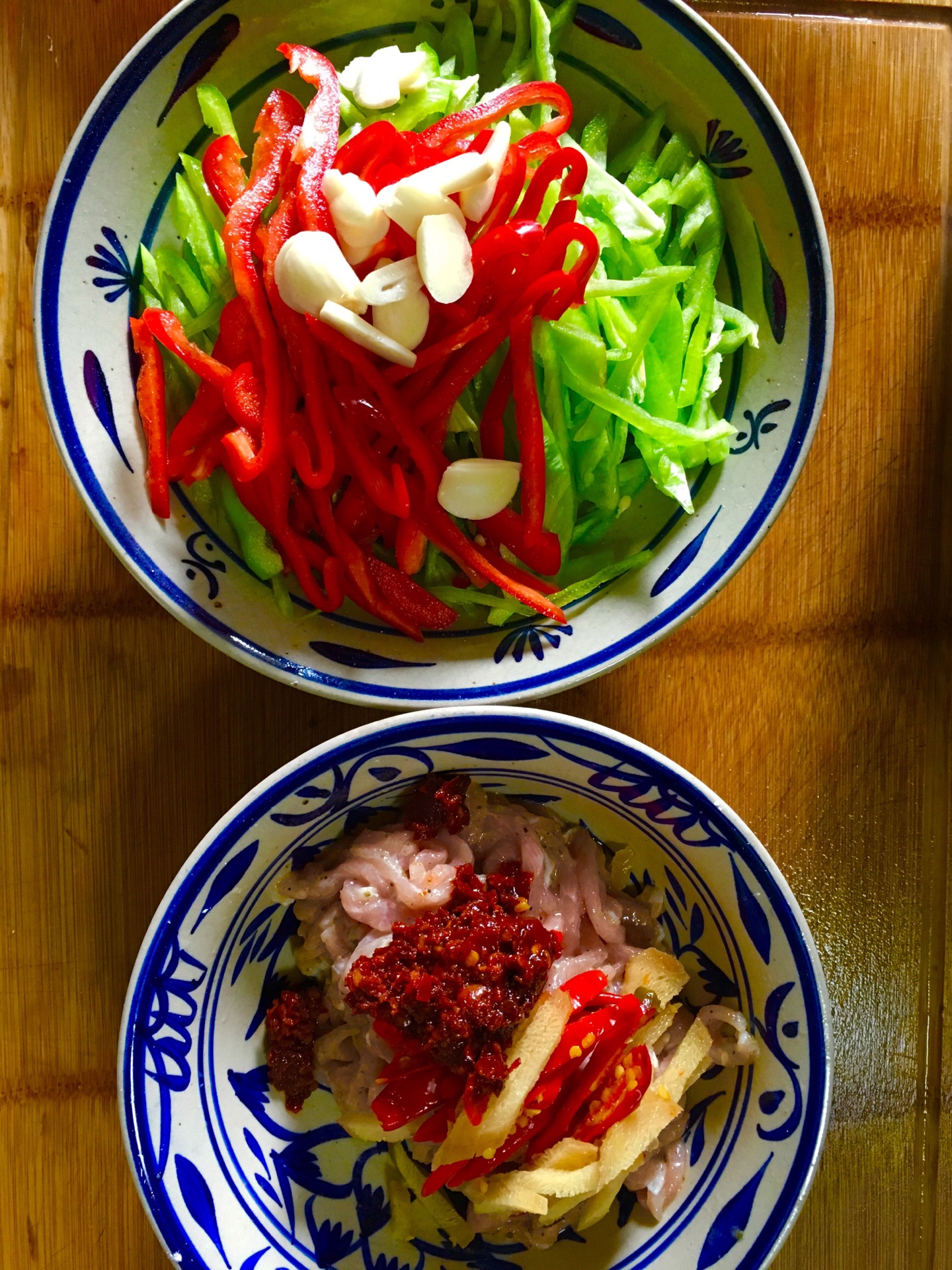 经典川菜鱼香肉丝，十几块在家做一大盘，开胃下饭，巴适得板 - 哔哩哔哩
