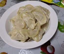 猪肉酸菜馅饺子的做法