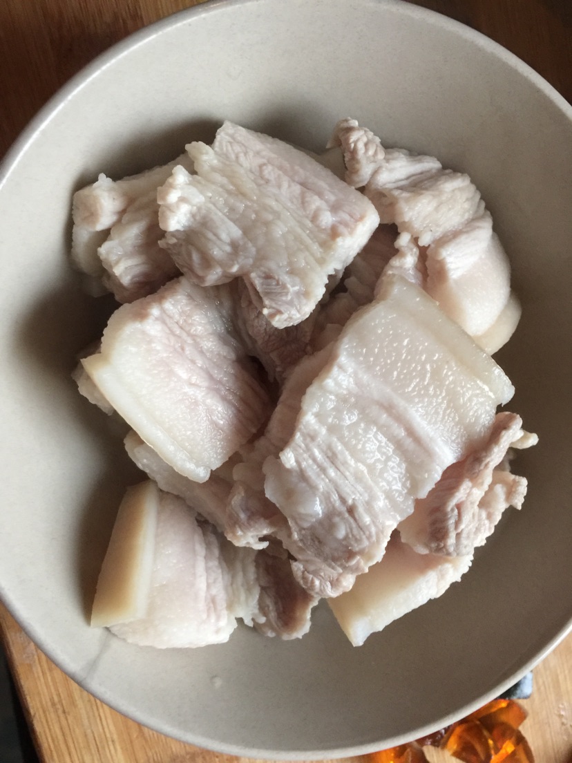 酸菜汆白肉【极简版】的做法图解1