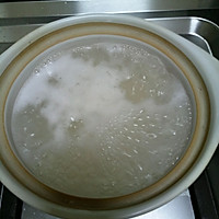宝宝营养食谱——芹菜瘦肉粥的做法图解1