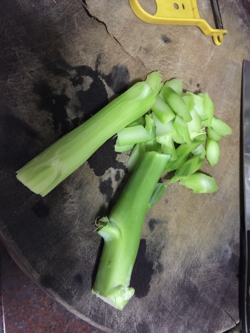 培根炒芥蓝的做法图解1