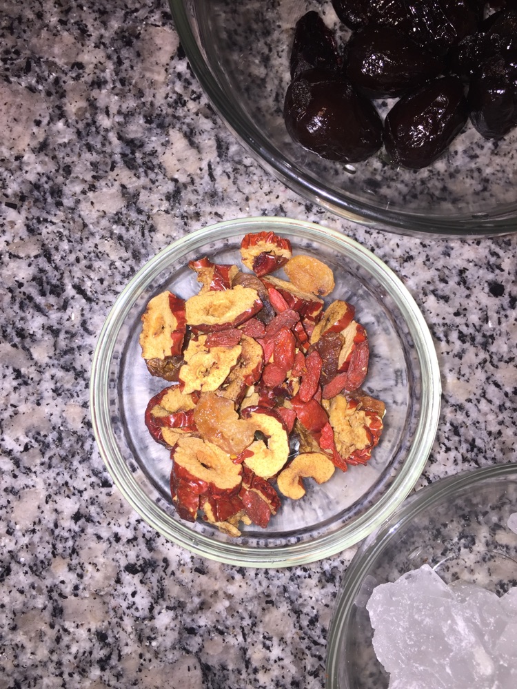 水果银耳羹的做法图解3