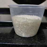 鱼片粥的做法图解1