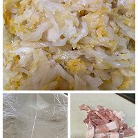 酸菜排骨的做法图解1