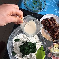 健康营养好看又好吃的菠菜南瓜树叶大馒头的做法图解9