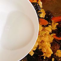 木耳胡萝卜炒鸡蛋的做法图解12