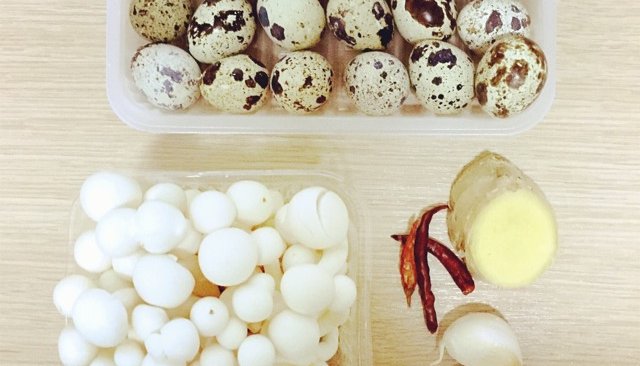 麻辣菌菇小炸蛋的做法