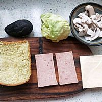 简单快手三明治 低脂减肥牛油果三明治。的做法图解1