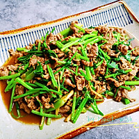 超好吃的牛肉炒香菜的做法图解9