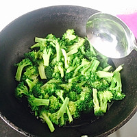 蒜蓉蚝油西兰花的做法图解4