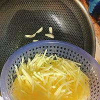 #餐桌上的春日限定#酸辣土豆丝的做法图解5