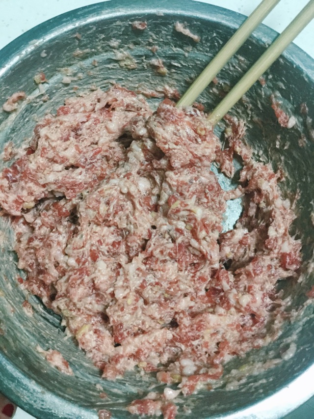香菇馄饨——让内馅松软可口的诀窍的做法图解5