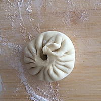 韭菜鸡蛋油渣包的做法图解3