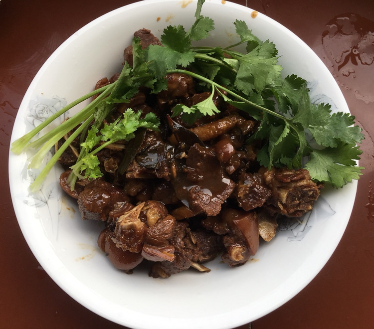 当归焖羊肉的做法