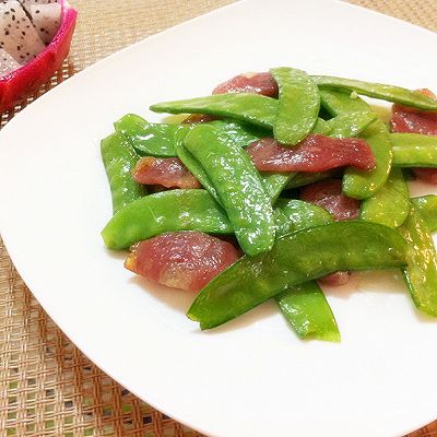 腊肠炒荷兰豆