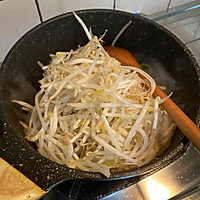 #开启冬日滋补新吃法#绿豆芽炒肉丝的做法图解6