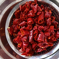 辣子鸡的做法图解2