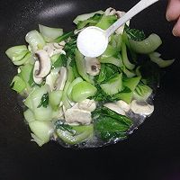 青菜炒蘑菇的做法图解6