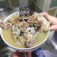 云南味.野生香菇炖鸡的做法图解4