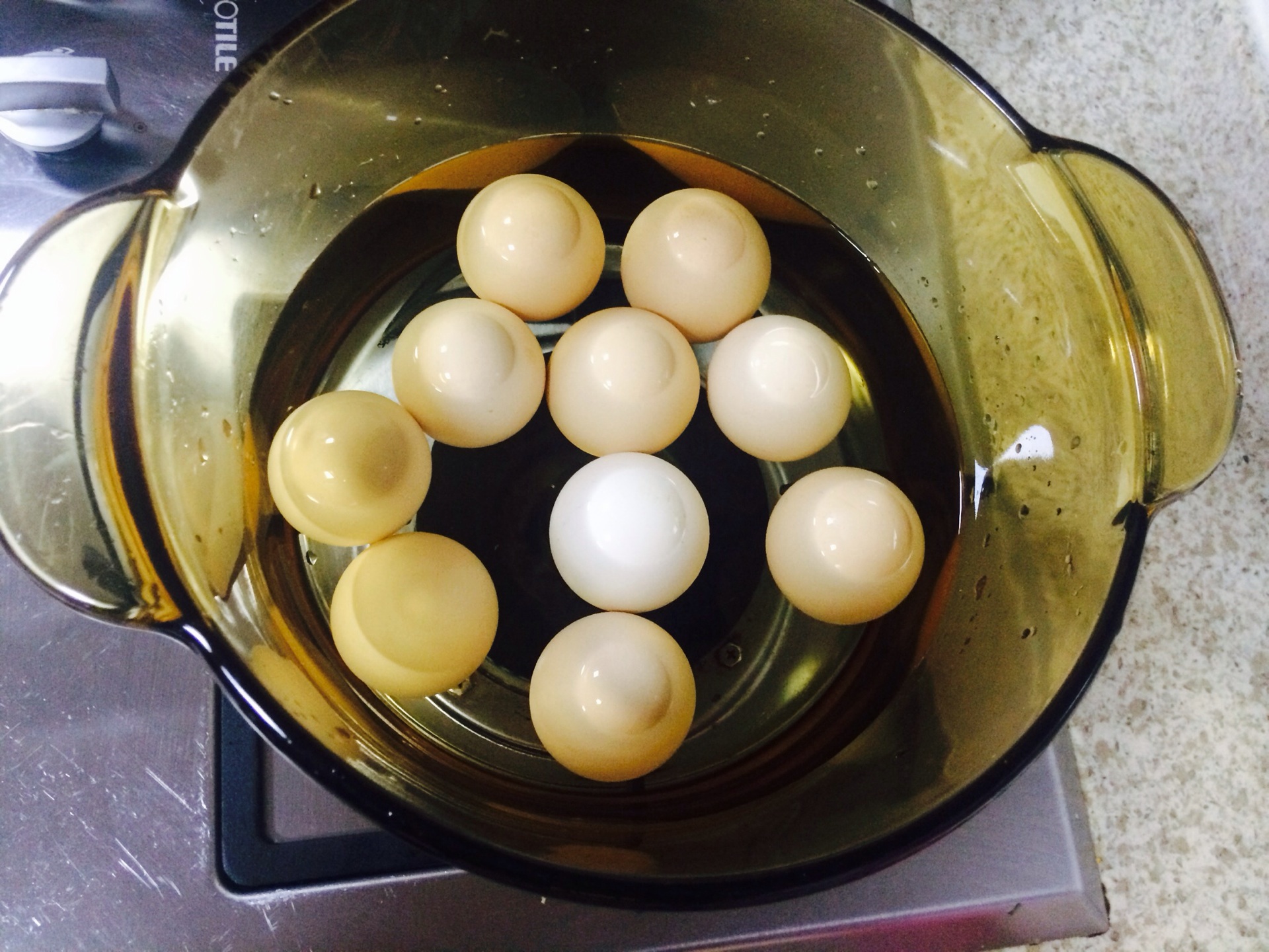 五香茶叶蛋做法：只要简单3步，茶香浓郁，鸡蛋嫩滑，好吃又入味 - 哔哩哔哩
