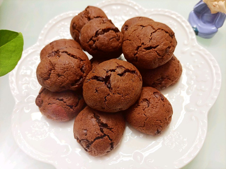 超好吃的巧克力豆曲奇饼干的做法