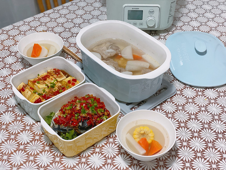 北鼎蒸炖锅食谱｜萝卜玉米筒骨汤➕剁椒鱼头➕豆腐煲的做法