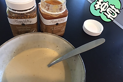 懒人减肥早餐：燕麦+蜂花粉