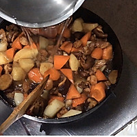 胡萝卜土豆炖鸡腿肉的做法图解9