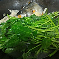 酸笋通菜鱼头汤的做法图解4
