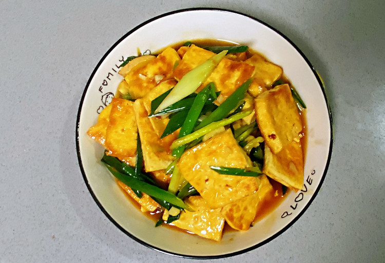 【孕妇食谱】鲍汁豆腐烧青蒜，鲜味浓郁，超级下饭～的做法