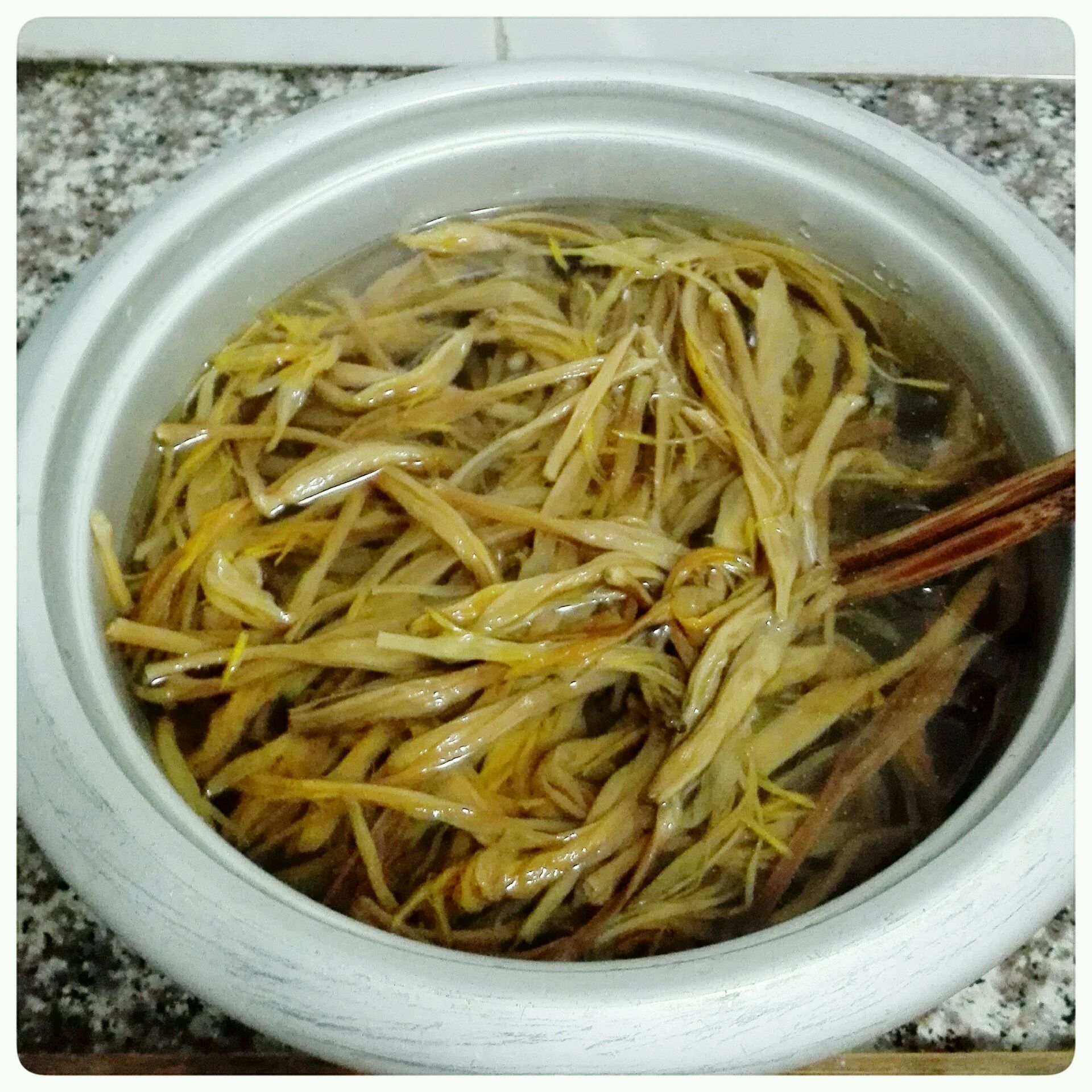 黄花菜豆腐汤|夏长|知养录|Enaiter伊莱特官网-中国食养电器