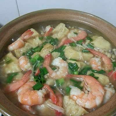 五花肉鲜虾豆腐煲(饭店味道)