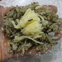 海苔肉松芝心饭团的做法图解4