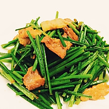 鲜嫩多汁的蒜苗小炒肉