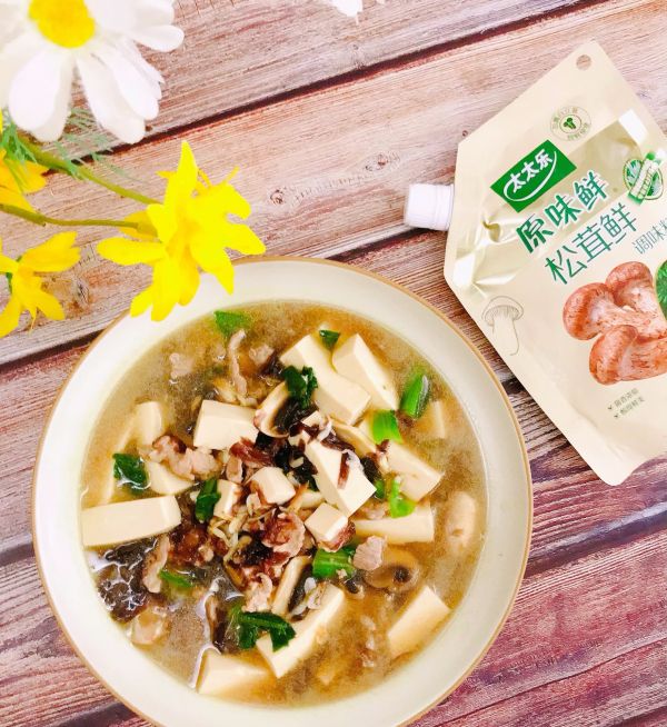 口蘑豆腐汤