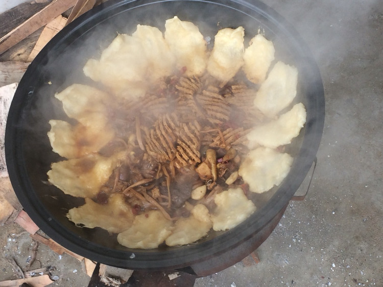 土灶炖公鸡的做法