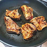 日式红烧排骨【スペアリブの醤油煮】的做法图解6
