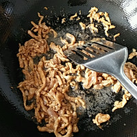 小米椒搭配香干炒肉丝的做法图解4